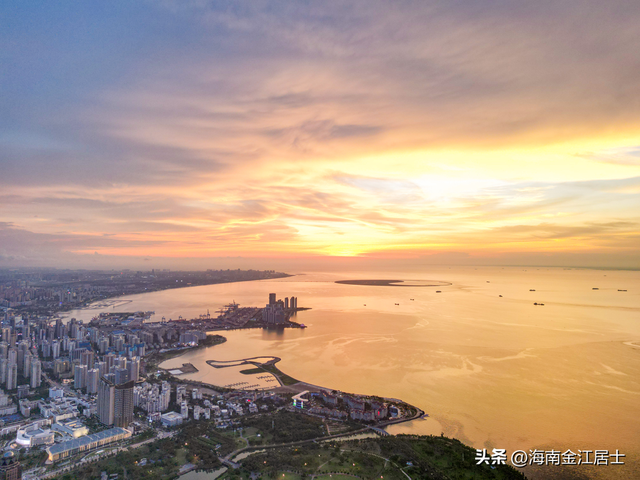 海口湾上空绝美的7月的晚霞（多图）