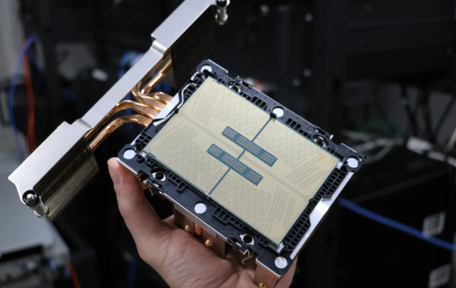 8 年了，AMD 服务器 CPU 逆袭 Intel