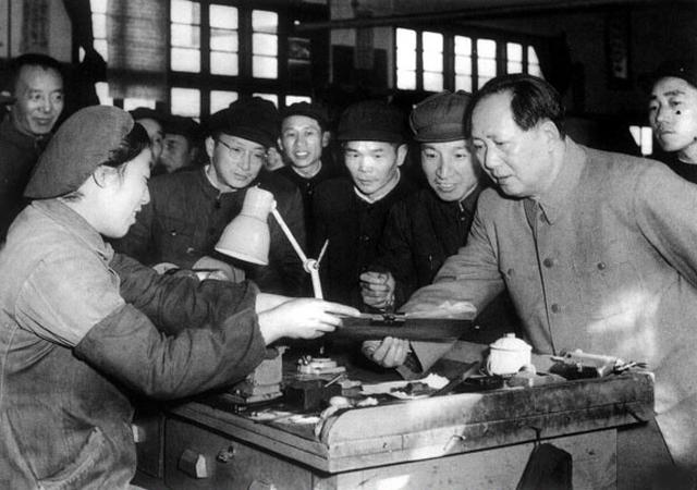 1979年，李敏为母亲贺子珍申请北京住房，却遭批评，公公给她撑腰