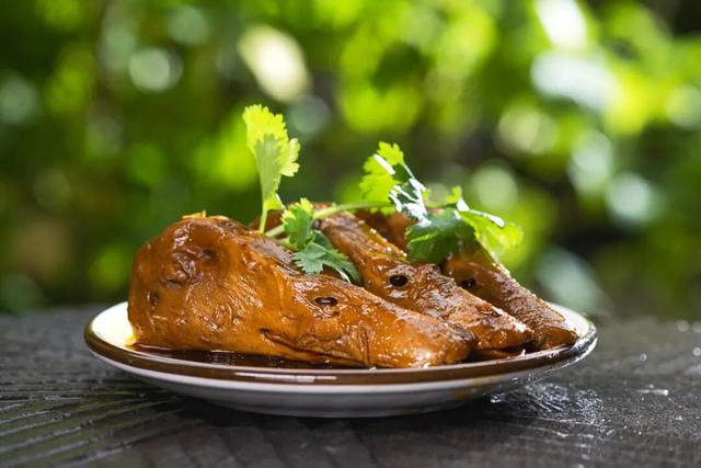 春秋假出逃天花板！成都1.5h直达，天全CityWalk强势来袭，打卡赢文创奖牌+狂炫美食！