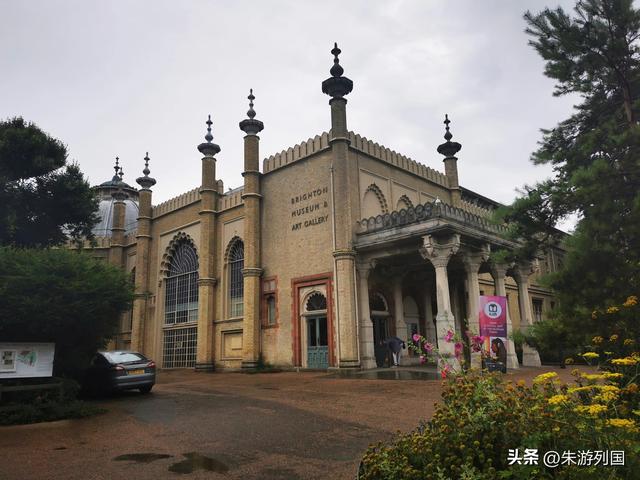 白色断崖与灰色天空，英国南部海岸线的另一种浪漫