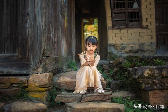 那年妈走后，表婶强行带走我，吃住她家16年，她生日我送一串钥匙