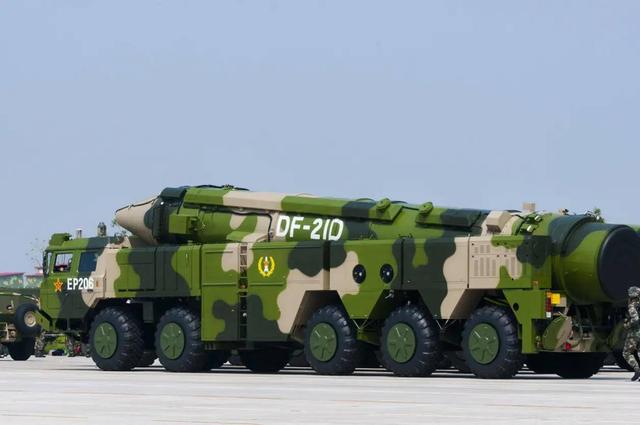 中方有言在先，特朗普还是没听进去，美轰炸机起飞，要给高市撑腰