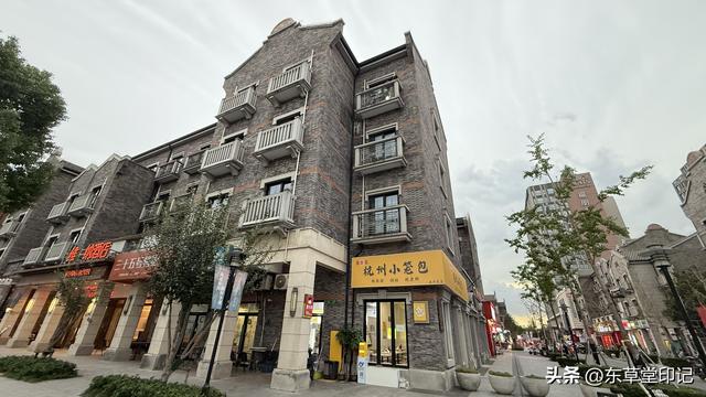 探秘浦东绿都绣云里：海派风情与现代商业的梦幻交织
