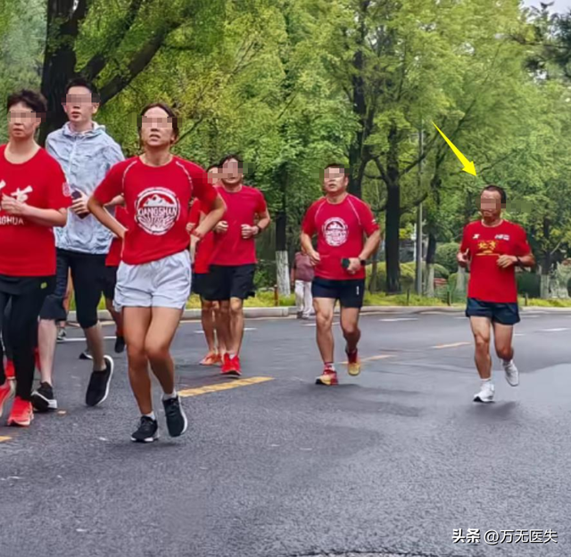 51岁清华晨跑队刘小平去世，坚持晨跑8年，知情人曝细节，太可惜