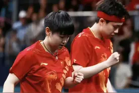 网友炸锅：原来大头让莎莎一起去接爸妈是真的，俩人都害羞的笑了图片