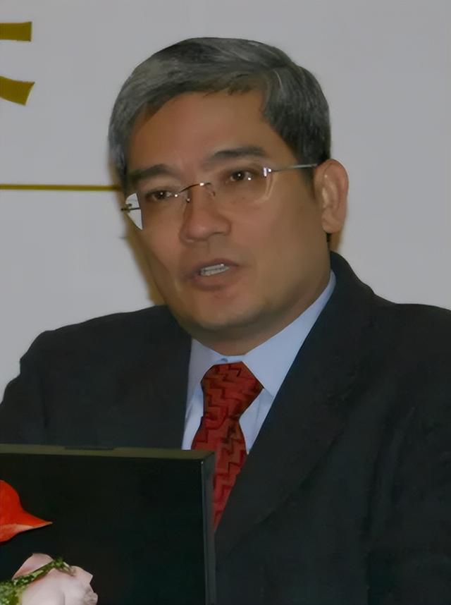善恶终有报！包养空姐、算计其负债900万的郎咸平，如今自食恶果