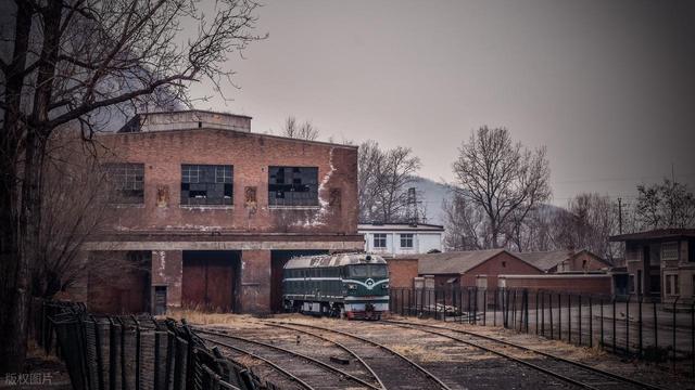 河北承德憋屈的兵工厂	，规模宏大设施齐全，还未建完就下马停产