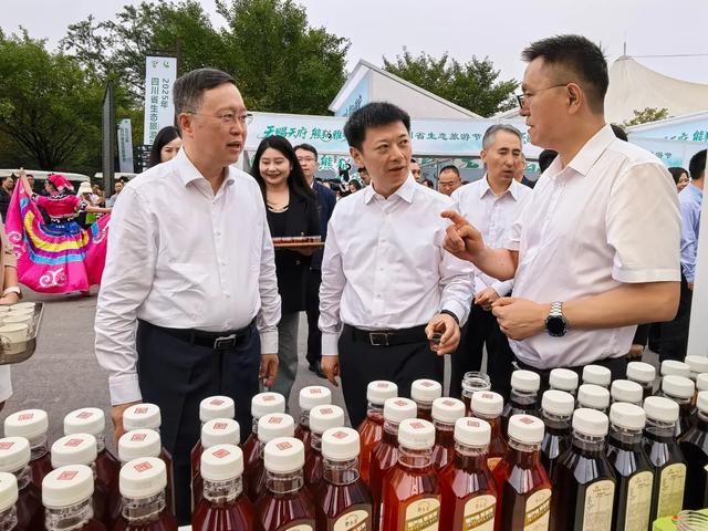 雅茶亮相2025四川省生态旅游节，推动生态文旅与茶产业协同共进