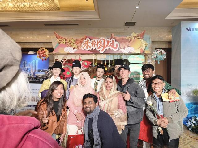 【外眼看云南】用Flower、Citywalk、Shopping的方式，开启孟加拉博主的春城之旅