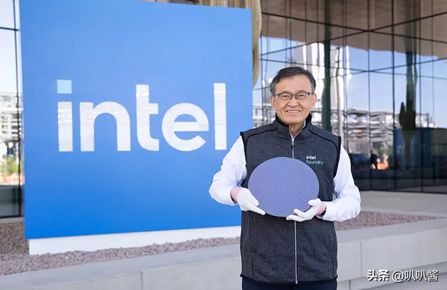 75岁芯片大佬潜逃美国！带核心技术机密，中国半导体暗战再添变数