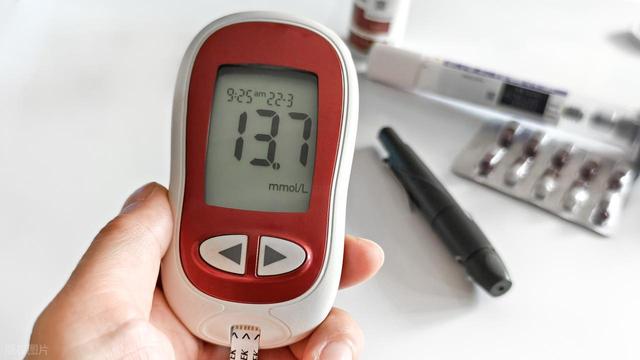医生发现：大量喝水的糖尿病患者，用不了多久，身体或有3大变化