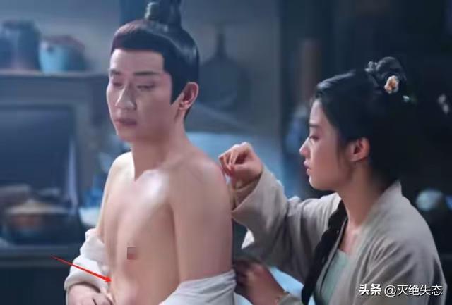 脸僵斗鸡眼，绿豆眼，长相磕碜却演“绝世美男”，到底谁给的自信