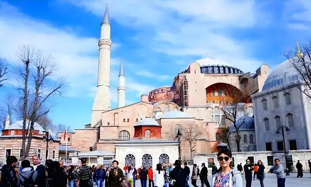 中国被下套了！土耳其免签坑惨游客，首批国人已被收割到破产