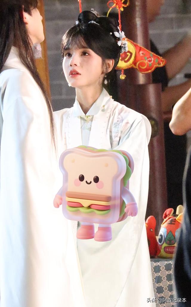 短剧女主离了滤镜差距有多大，看郭宇欣就知道了