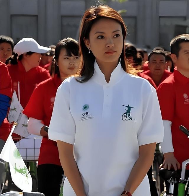 她是央视最惨女主持，男友死刑，丈夫入狱，如今48岁被释永信牵连