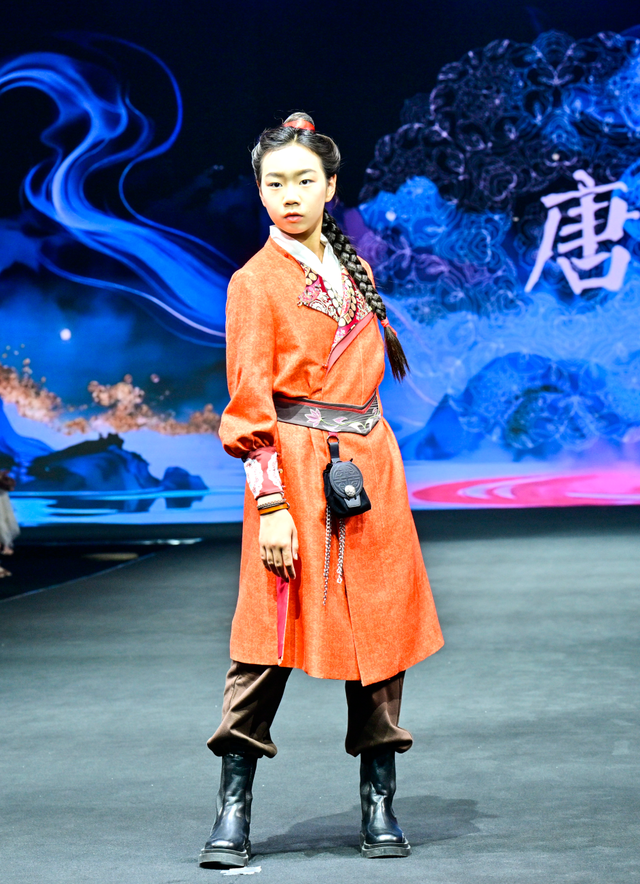 副中心开启少儿时装周！AI汉服大秀+VR体验，还有亲子工坊