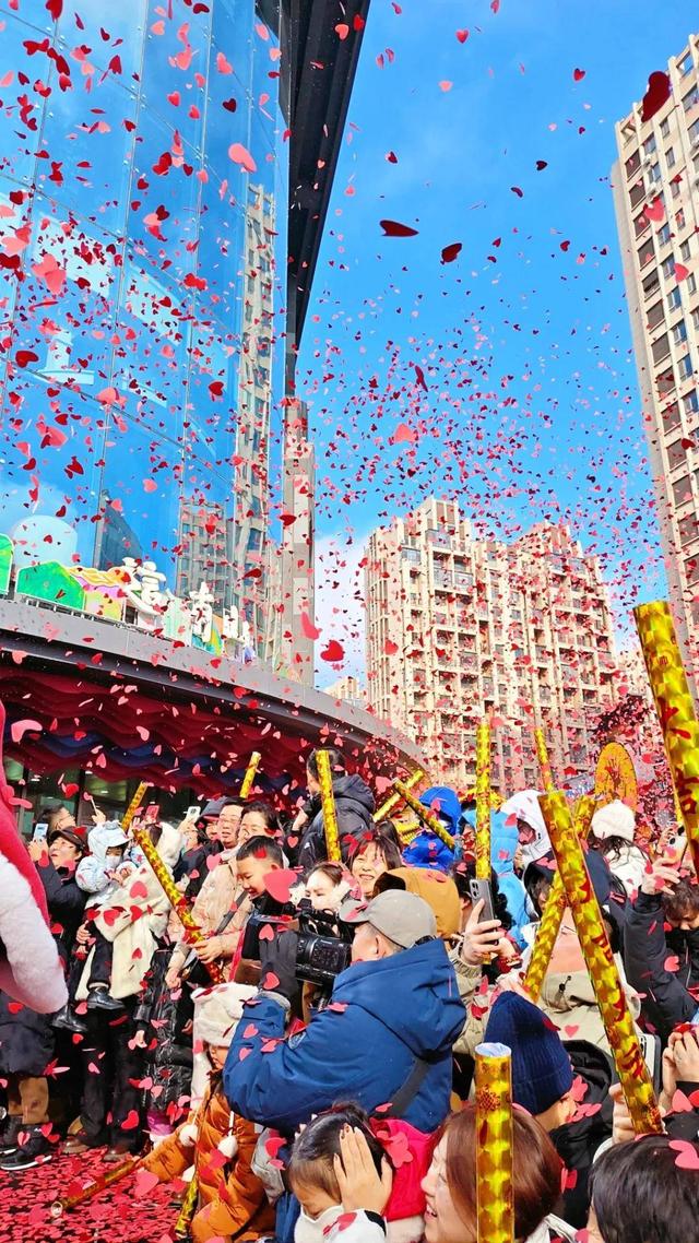 冰雪“牵手”中国年 “冷”资源撬动“热”经济