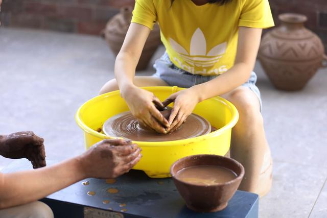 四川隆昌土陶体验展览馆，一场与泥土的对话，指尖流转的千年窑火