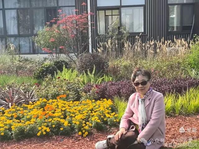 黎如芷｜秋意沐芳华，姐妹携手同行