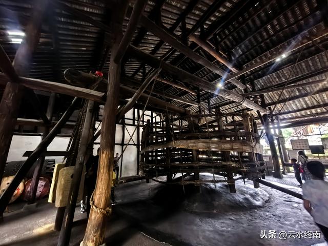 一天收入500多两银子，世界第一口1000米的深井，现还在产手工盐