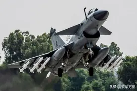 巴基斯坦飞行员，评价歼10CE，绝非吹嘘，到底有哪些优缺点？图片