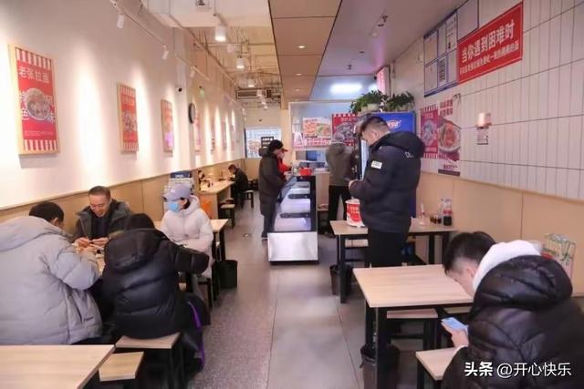 北京一拉面馆因“标语	”走红，让我意识到，西贝到底有多落后