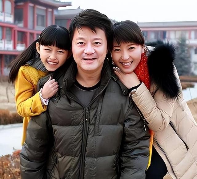 闫学晶哭穷风波大反转！儿子忍不住说出真相，有一点让那英说对了