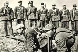 60年代解放军有多强？最强单兵王+脑洞战术三三制=轻步兵巅峰图片