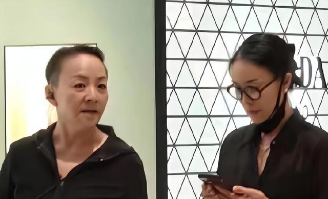 身价过百亿，坐拥北京一条街，出门私人飞机，京圈富婆都有谁?