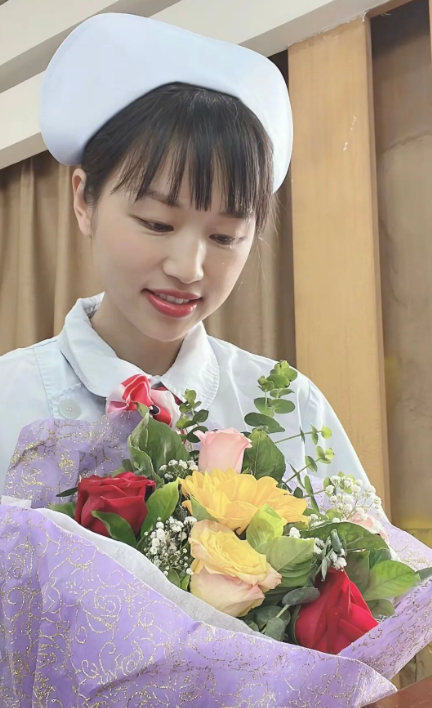 赢了面子丢了里子！小心机暴露的“最快女护士	”，终为荒唐买了单