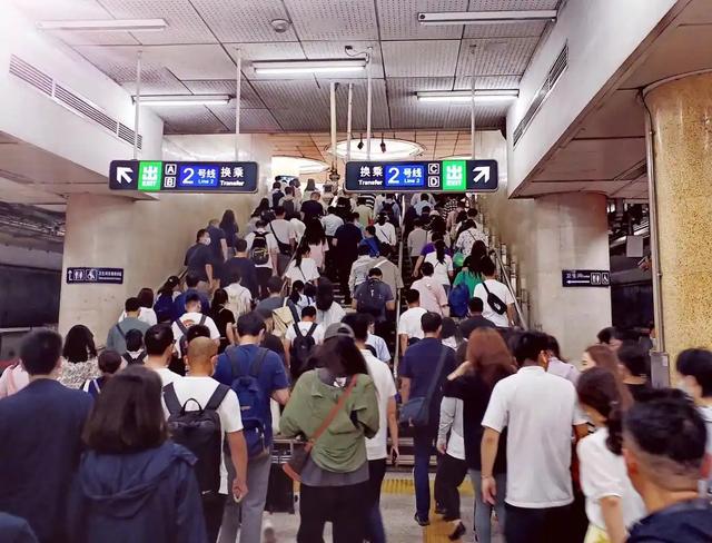 29万人逃离湖南,22万人离开吉林!人口大迁徙中,谁是最后赢家?