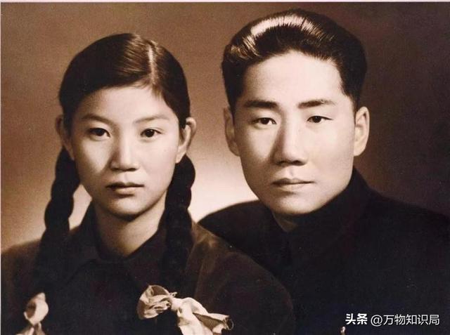 1962年，刘思齐和杨茂之新婚后	，去探望毛主席，珍贵合影留存