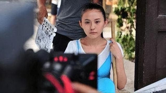 张艺谋也没想到，39岁“未婚生子”的热依扎，已走上另一条上坡路