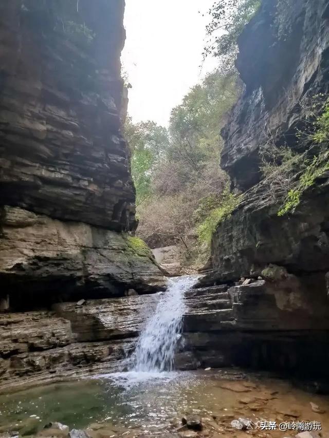 富平薛镇赵老峪北村,赏红叶观石桥瀑布,这条环线真是美爆了!