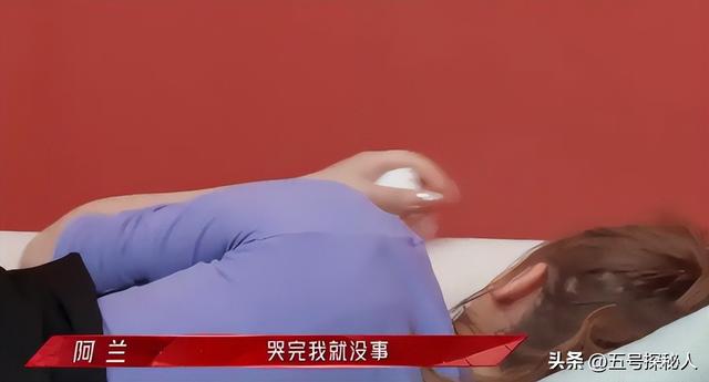 她是隐藏最深的富婆，童颜巨乳躺赚上亿	，21岁打败王菲却主动过气