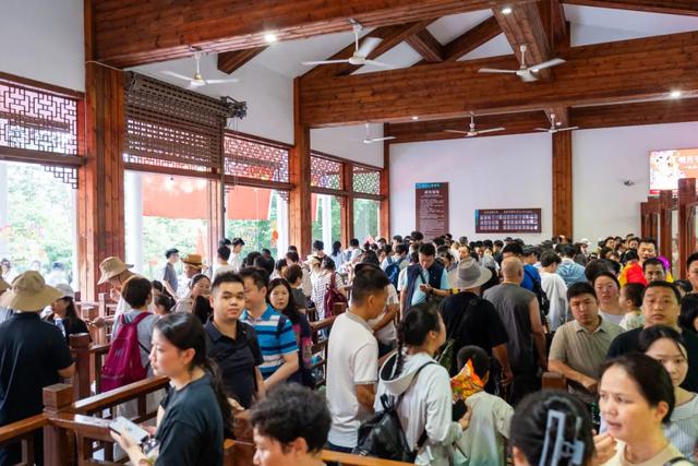 明月山国庆假期人气满满，直击活动现场→
