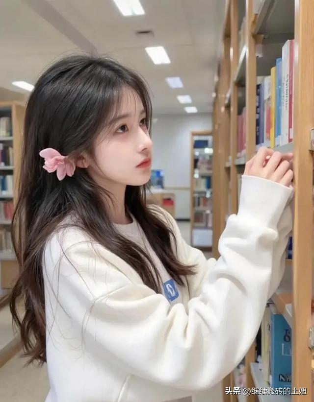 福建一校花,肤白貌美,大眼睛双眼皮,樱桃小嘴,太美了