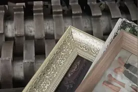 42岁大叔专职粉碎婚纱照：2年5000段婚姻在此“下葬”图片