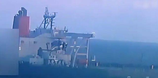 不到24小时，美国扣第3艘油轮，但碰上刺头，双方爆发海上追逐战