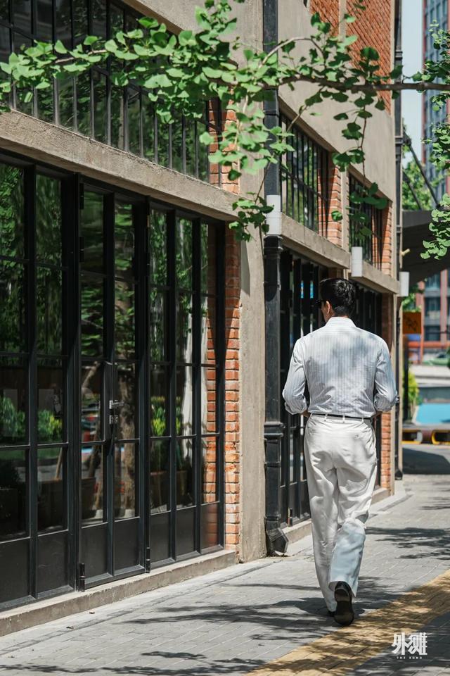 这里，是与世界同频的远见