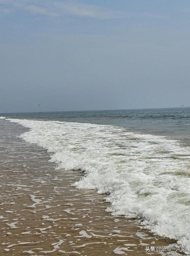 浪花朵朵，踏浪而来，踩浪而归，人生就是一场修行和旅行！