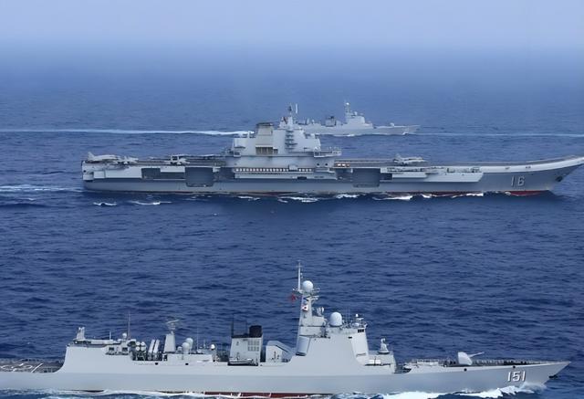 石破茂不装了？日媒曝光重要消息，日本军舰私闯中国领海，遭解放军开炮警告？外交部回应毫不留情