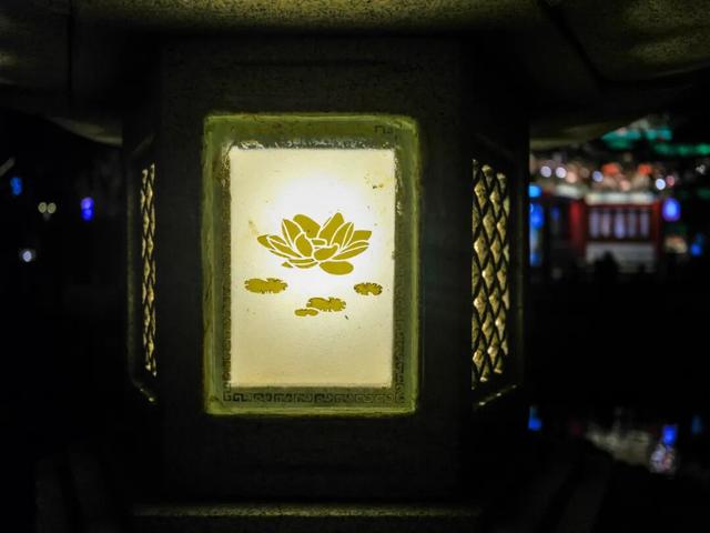 今年国庆，为什么是这座城拿了爽文剧本？