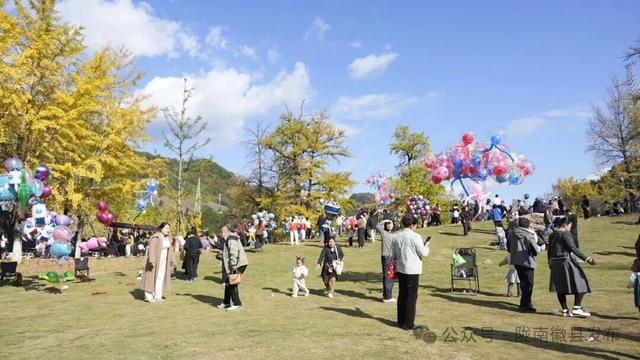首趟！宝鸡至徽县旅游专列到站，千名游客沉浸式解锁“陇上江南”山水与美味