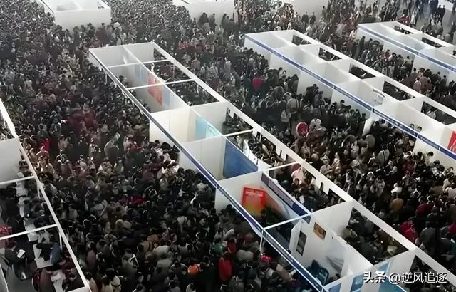 别觉得孩子上大学就可以撒手了,这阶段不管,更容易出问题