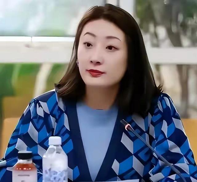 宗馥莉把亲叔整没电了。这出商界大戏可比电视剧带劲	。