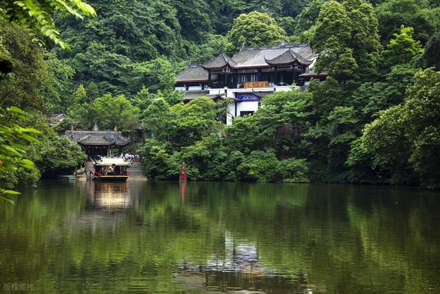 一人小旅行，找个有山有水的地方躺两天，这7个地方的山野很清净