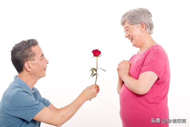 两性关系：60岁女人的大实话，男人过了65岁，只剩下一个“用处”