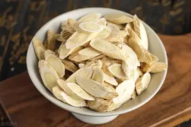 鼻炎孩子，学会用黄芪3个“好搭配”泡水喝，消积食消、健脾胃！图片